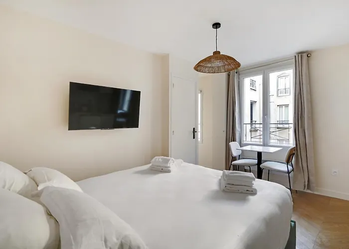 Pick A Flat's In Saint-lazare - Rue De Londres